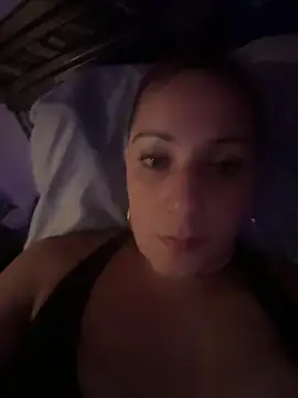 Snapshot of DeeLight124 chatting on September 11, 4:23 am DeeLight124 online show from September 11, 4:23 am