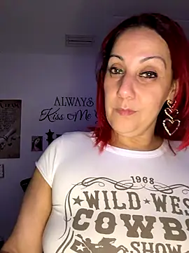 Snapshot of DeeLight124 chatting on October 16, 4:02 am DeeLight124 online show from October 16, 4:02 am