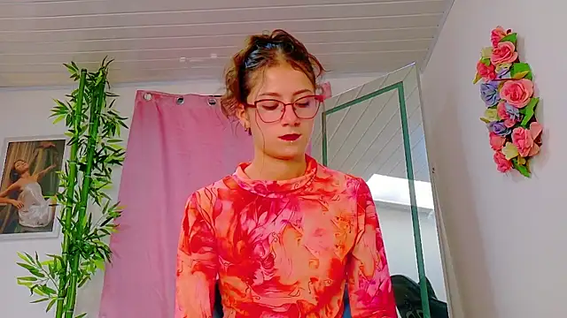 scarlet-jonesx online show from February 23, 10:07 pm