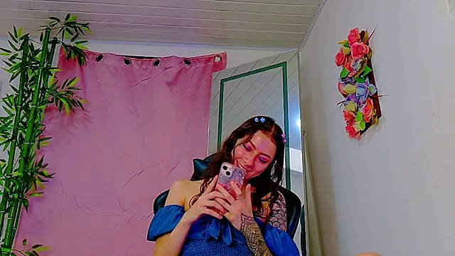 Snapshot of scarlet-jonesx chatting on May 16, 7:45 pm scarlet-jonesx online show from May 16, 7:45 pm