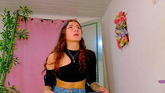 Snapshot of scarlet-jonesx chatting on May 22, 12:51 am scarlet-jonesx online show from May 22, 12:51 am