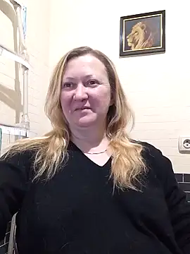 blondyaguar online show from November 14, 6:28 pm