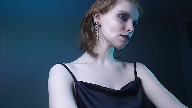 ginger hugs online show from November 3, 10:10 pm