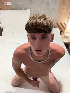 Snapshot of Hornyyoungstud123 chatting on July 7, 7:18 pm Hornyyoungstud123 online show from July 7, 7:18 pm