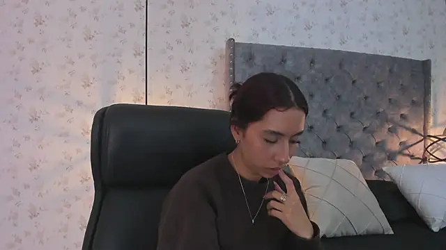 Snapshot of MissSussy chatting on May 15, 3:02 am MissSussy online show from May 15, 3:02 am