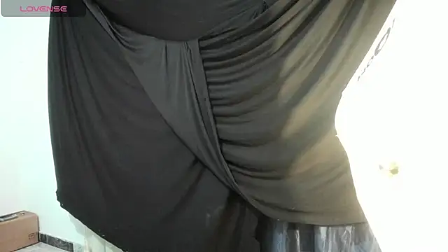 latinaStepmom online show from May 30, 11:57 pm