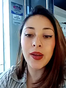 LisbethMoore  online show from January 7, 4:05 pm