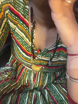 Snapshot of Spicy_sari_girl chatting on December 17, 3:40 pm Spicy sari girl online show from December 17, 3:40 pm