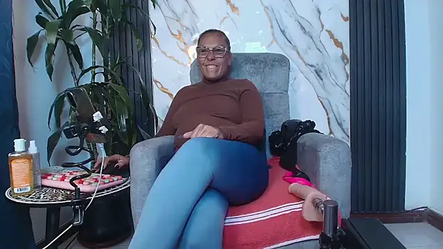 BrendaSex Hot online show from April 30, 9:08 pm