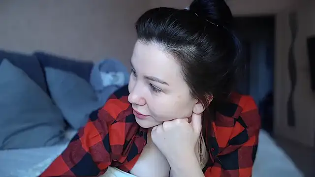 AlexaCruze online show from February 28, 2:09 pm