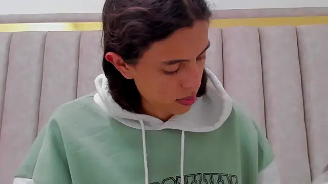 Snapshot of FreyaMoller chatting on October 24, 6:26 pm FreyaMoller online show from October 24, 6:26 pm