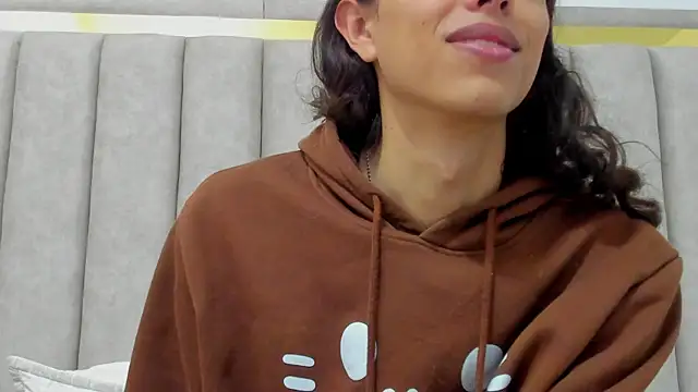 Snapshot of FreyaMoller chatting on October 25, 7:19 pm FreyaMoller online show from October 25, 7:19 pm