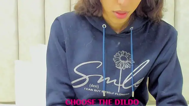 Snapshot of FreyaMoller chatting on November 1, 6:21 pm FreyaMoller online show from November 1, 6:21 pm