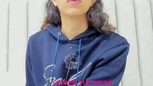 Snapshot of FreyaMoller chatting on November 3, 7:04 pm FreyaMoller online show from November 3, 7:04 pm