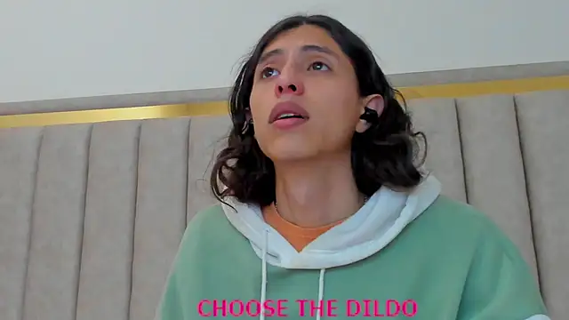 Snapshot of FreyaMoller chatting on November 11, 7:36 pm FreyaMoller online show from November 11, 7:36 pm