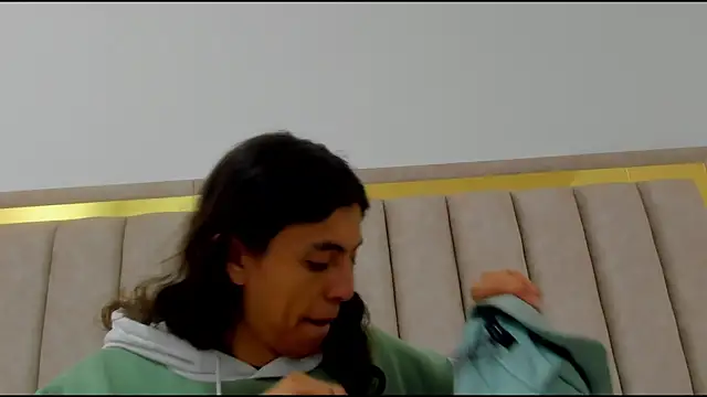 Snapshot of FreyaMoller chatting on December 5, 1:52 pm FreyaMoller online show from December 5, 1:52 pm