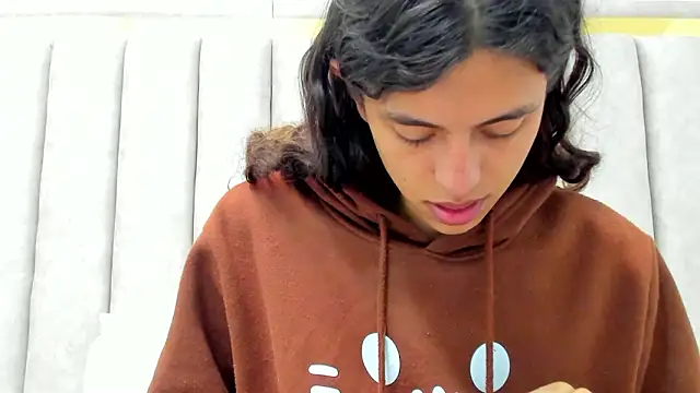 FreyaMoller online show from February 21, 6:31 pm