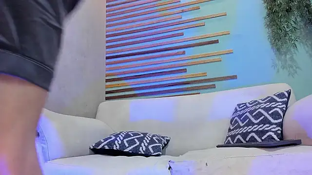 french sexx online show from February 19, 7:10 pm