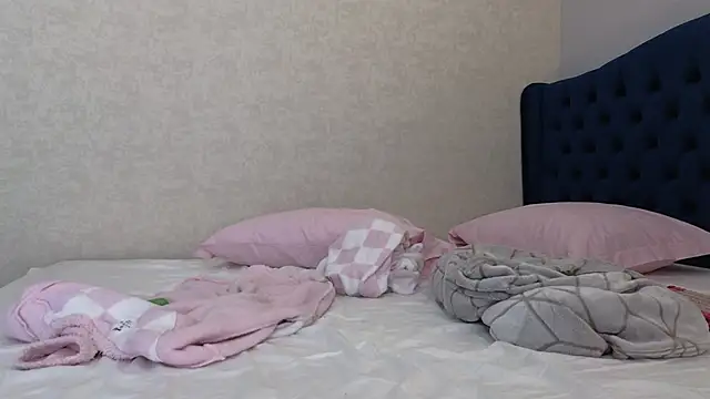 Snapshot of kimmie_meow chatting on February 14, 10:14 pm kimmie meow online show from February 14, 10:14 pm