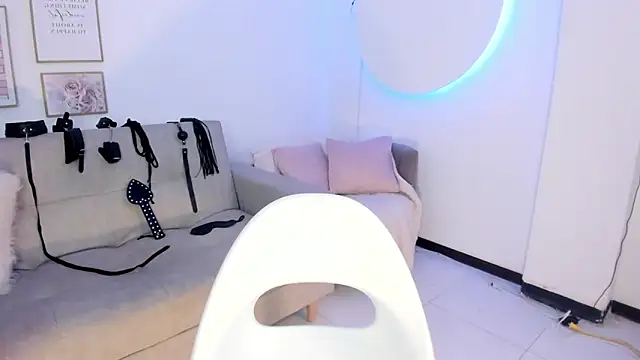 RACHEL EV online show from January 31, 4:03 am