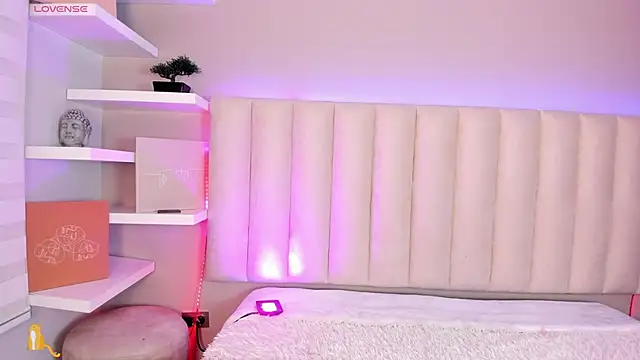 Snapshot of Sally__Walker chatting on November 20, 3:07 am Sally Walker online show from November 20, 3:07 am