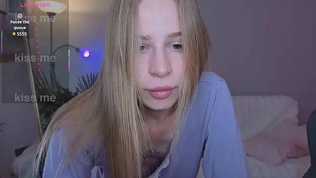 Elis Fox online show from April 30, 10:10 am