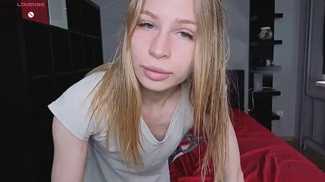 Snapshot of Elis_Fox chatting on May 30, 8:00 am Elis Fox online show from May 30, 8:00 am