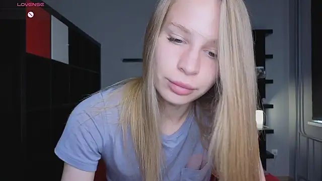 Elis Fox online show from June 24, 8:02 am