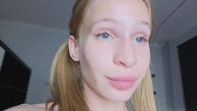 Elis Fox online show from July 6, 3:03 pm