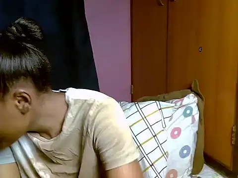 Queen petite  online show from July 19, 4:38 am
