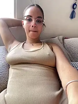 Snapshot of gabyaridi chatting on February 9, 3:05 pm gabyaridi online show from February 9, 3:05 pm