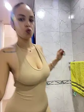 Snapshot of gabyaridi chatting on February 28, 3:24 pm gabyaridi online show from February 28, 3:24 pm