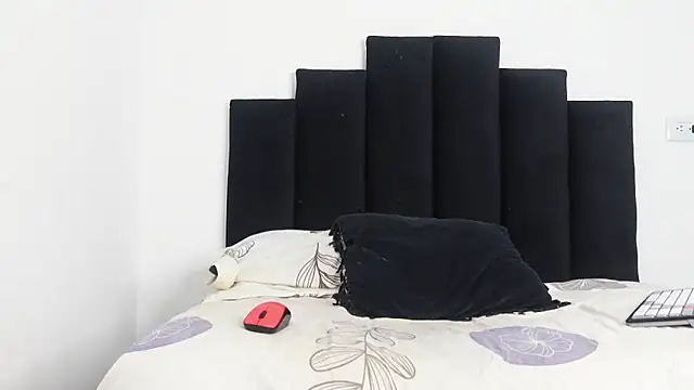 MarcoAlexLatino online show from February 7, 2:19 am