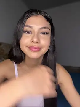 Snapshot of hurrem_18 chatting on March 22, 9:18 pm hurrem 18 online show from March 22, 9:18 pm