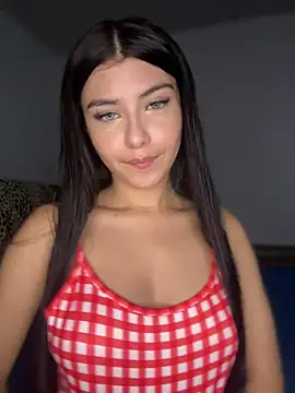 Snapshot of hurrem_18 chatting on March 27, 9:03 pm hurrem 18 online show from March 27, 9:03 pm