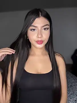Snapshot of hurrem_18 chatting on April 8, 7:25 pm hurrem 18 online show from April 8, 7:25 pm