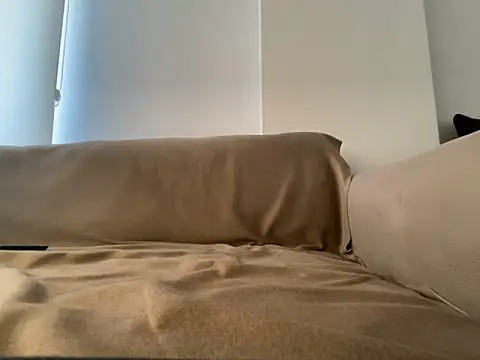 Snapshot of khaaleesiii chatting on October 29, 8:27 am khaaleesiii online show from October 29, 8:27 am