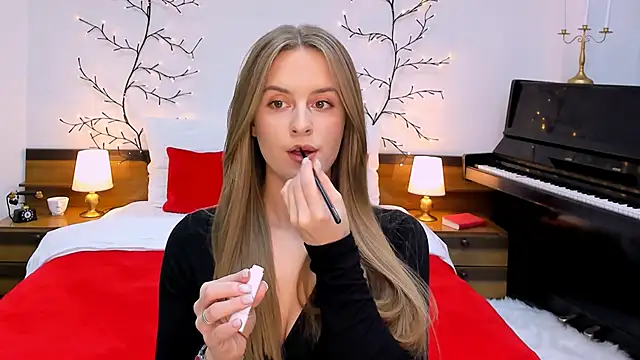 RozzitaBedberry online show from February 2, 4:11 pm