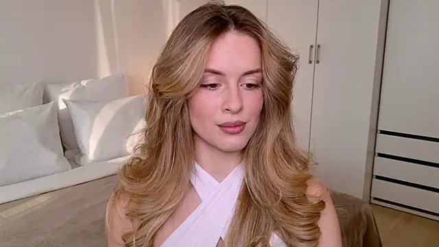 Snapshot of RozzitaBedberry chatting on January 17, 11:48 am RozzitaBedberry online show from January 17, 11:48 am