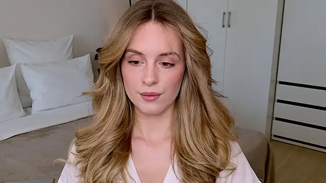 Snapshot of RozzitaBedberry chatting on February 1, 1:20 pm RozzitaBedberry online show from February 1, 1:20 pm