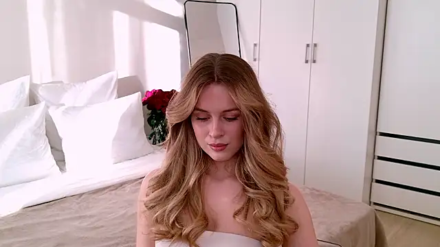 Snapshot of RozzitaBedberry chatting on February 3, 11:59 am RozzitaBedberry online show from February 3, 11:59 am