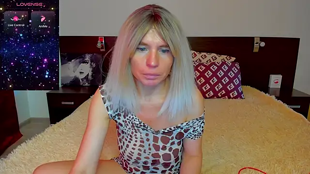 Snapshot of Hanna_Becrett17 chatting on March 7, 10:02 am Hanna Becrett17 online show from March 7, 10:02 am