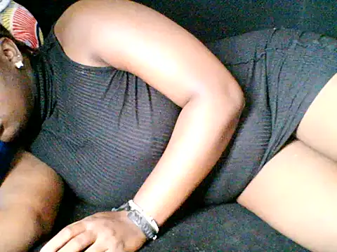 Snapshot of smileyboobs1 chatting on November 4, 6:51 pm smileyboobs1 online show from November 4, 6:51 pm