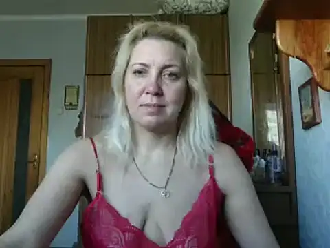 IrinaB1 online show from May 4, 7:15 am