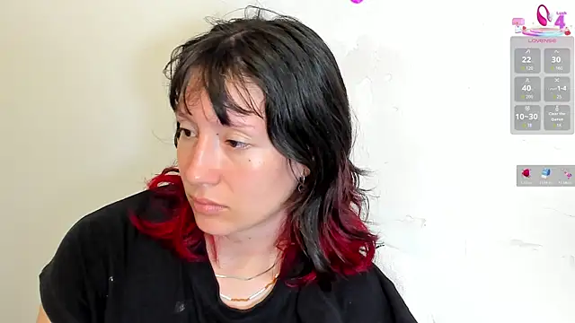 Snapshot of lizzy_davis_1 chatting on June 10, 3:50 am lizzy davis 1 online show from June 10, 3:50 am