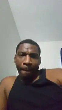Snapshot of 007Giovani chatting on May 17, 11:56 pm 007Giovani online show from May 17, 11:56 pm