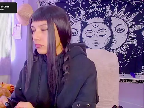 Snapshot of melissahowl chatting on August 3, 6:33 pm melissahowl online show from August 3, 6:33 pm