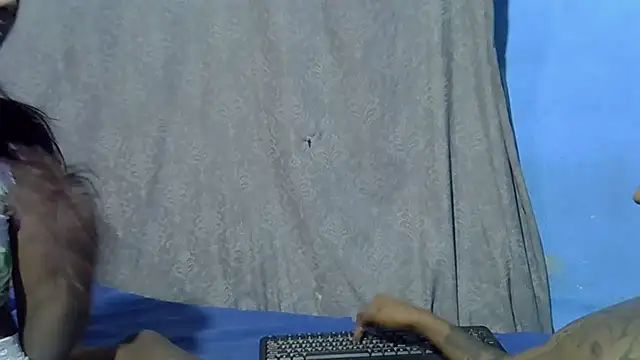 Snapshot of indiangeni20 chatting on April 15, 7:43 pm indiangeni20 online show from April 15, 7:43 pm