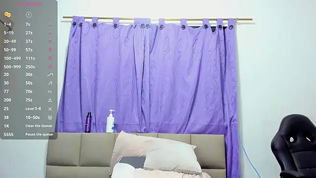 lilybaudyn  online show from February 9, 5:06 pm