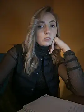 Snapshot of Crazy-Rosa chatting on January 14, 2:53 pm Crazy-Rosa online show from January 14, 2:53 pm